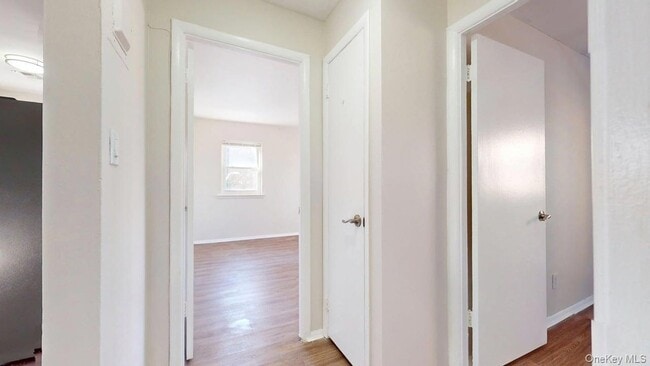 Building Photo - 110-41 62nd Dr