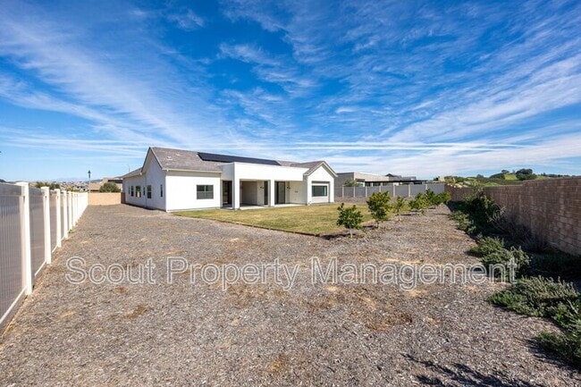 Building Photo - 32195 Daybrook Ter