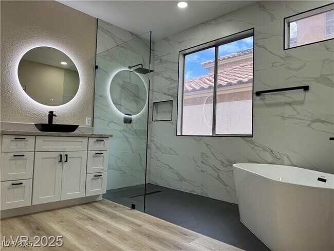 Building Photo - 9272 W Viking Rd