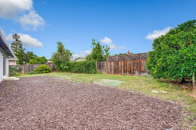 Building Photo - 3 BEDROOM 2 BATH House in Branham-Jarvis Neighborhood