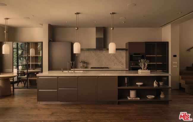 Building Photo - 530 N La Jolla Ave