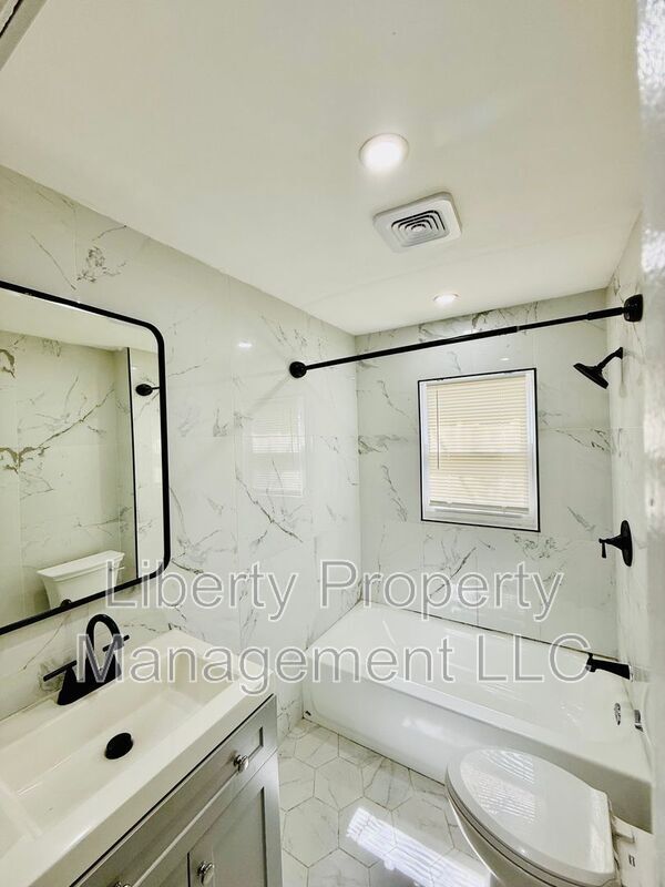 Building Photo - 1628 Murchison Rd