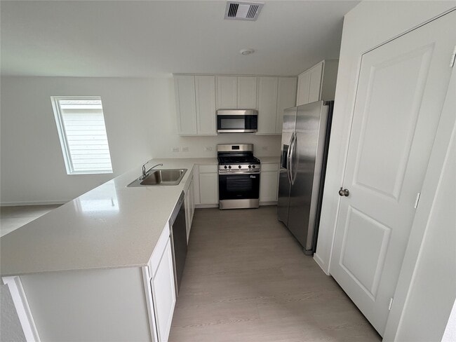 Building Photo - 29655 Knollwood Bay Rd