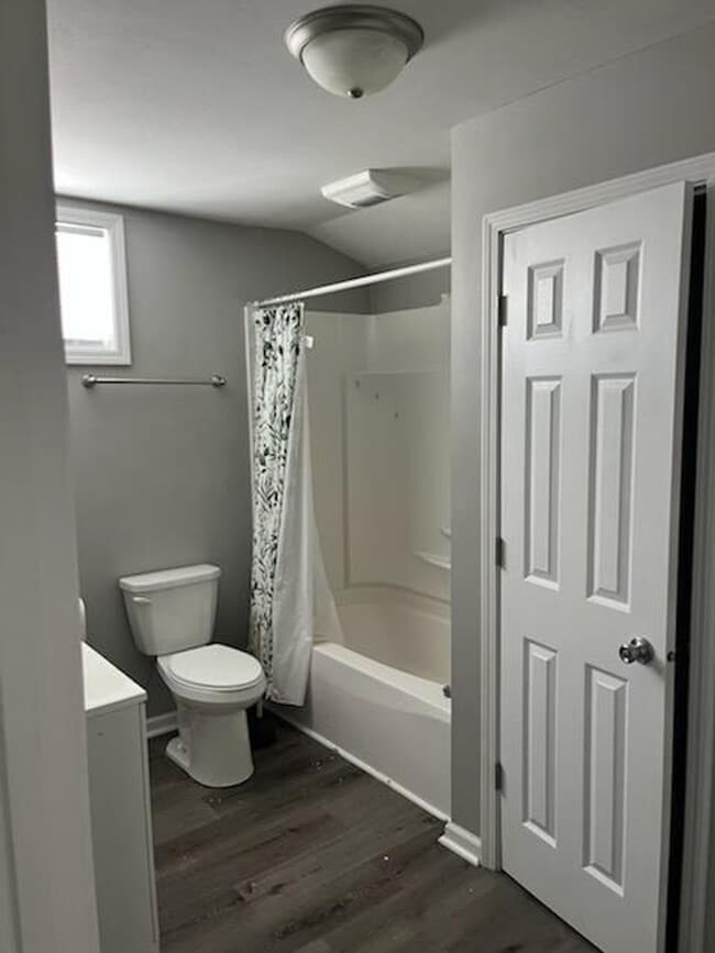 Building Photo - 2 bedroom $850/Month