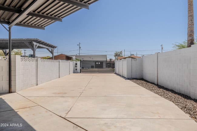 Building Photo - 4148 N Westview Dr