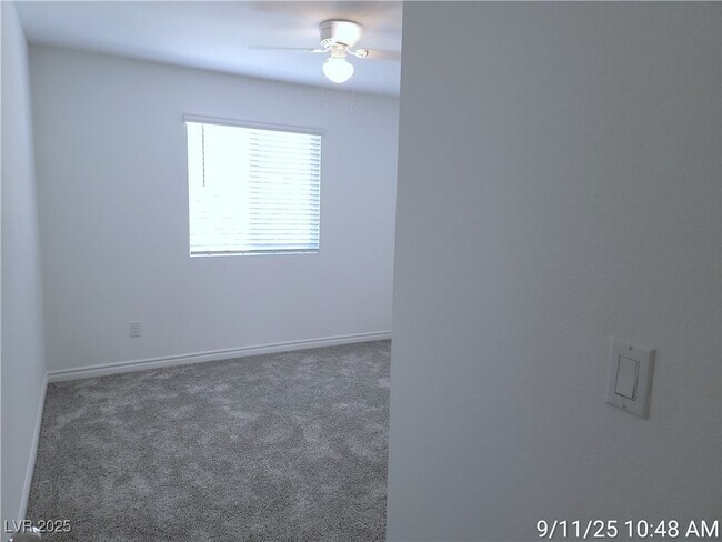 Building Photo - 6246 Foxes Dl St