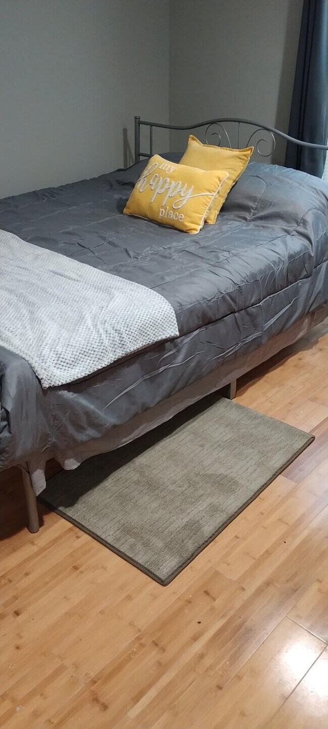 Building Photo - 1876 Princeton Ave