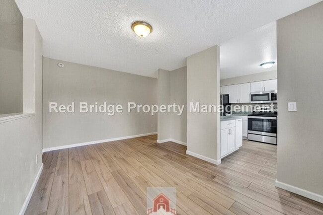 Building Photo - 17036 NE Oregon St