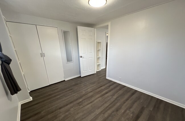 Building Photo - Updated 1 Bedroom 1 Bathroom Ranch Home in...