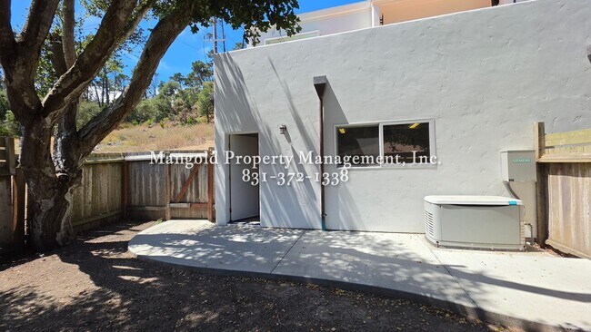 Building Photo - 28 Castanada Pl