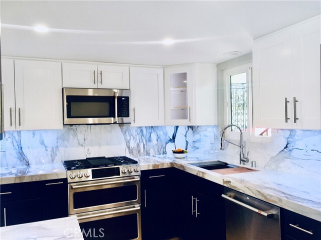 Building Photo - 1541 Buena Vista