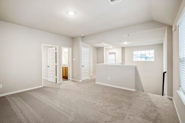 Building Photo - 2421 Shellcracker Dr