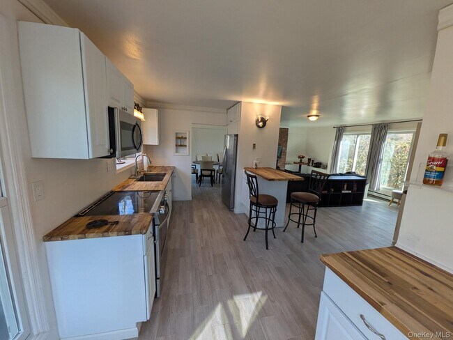 Building Photo - 37 Hill Rd