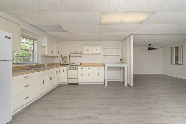 Building Photo - 1621 Sunnyside Dr
