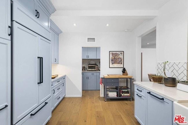 Building Photo - 2237 Century Hill