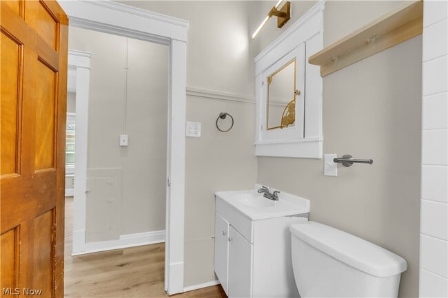 Building Photo - 1041 E 169th St