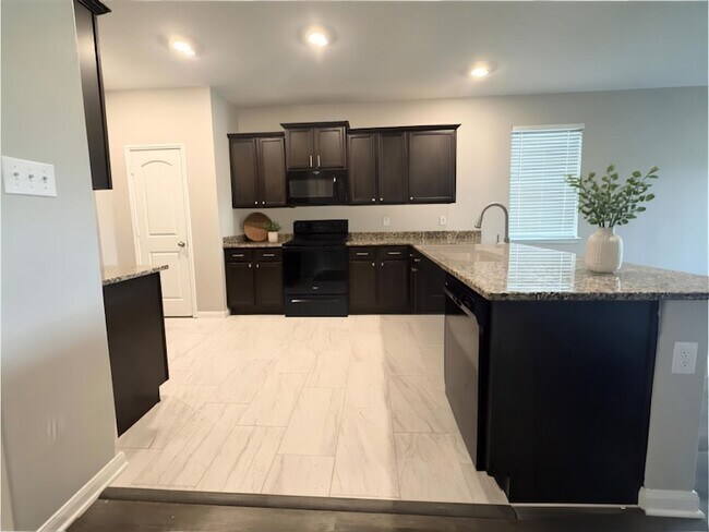 Building Photo - 2201 Nautica Terrace