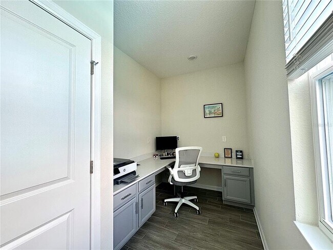 Building Photo - 11168 Robert Frost Dr