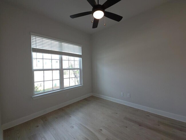 Building Photo - 17813 Clairess Ln