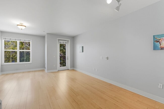 Building Photo - 1585 Brunswig Ln