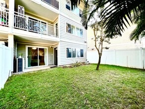 Building Photo - 95-060 Waikalani Dr