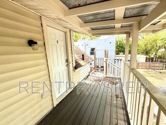 Building Photo - 728 Arlington St