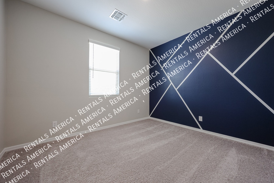 Building Photo - 5612 W Ldg Dr
