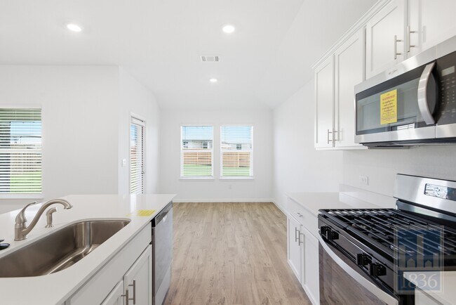 Building Photo - 1932 Marlin Spike Dr