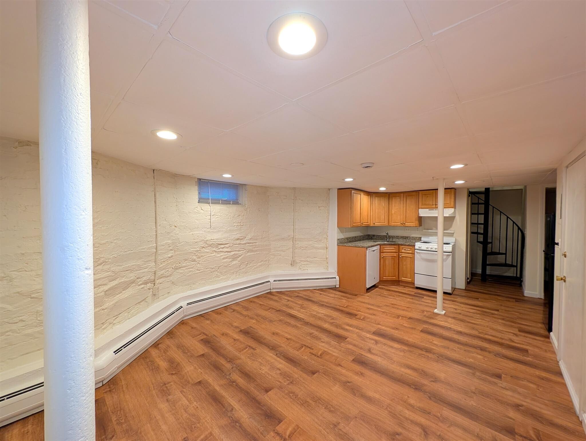 Building Photo - 14 Garrison Ave