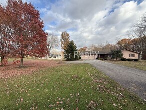 Building Photo - Beautiful County Setting