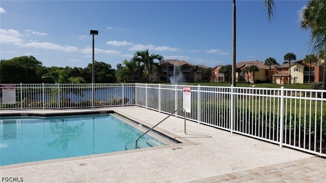 Building Photo - 6401 Aragon Way