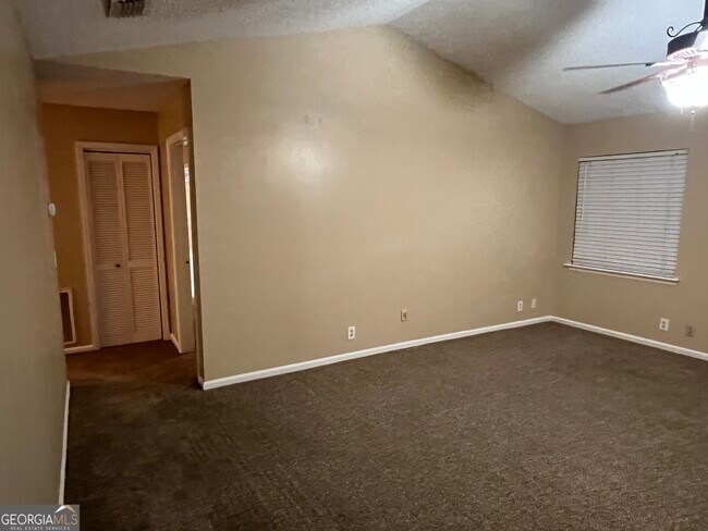 Building Photo - 152 Woodvalley Ct