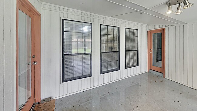 Building Photo - 3 Bedroom 2 Bath Home Conveniently Located in Moore