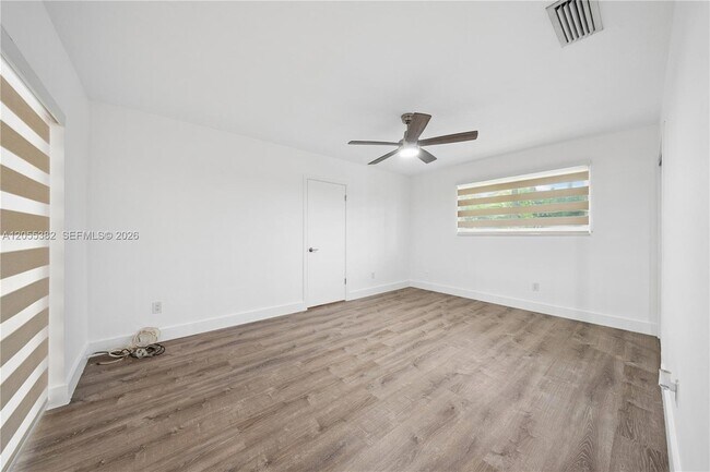 Building Photo - 220 NW 130th Ave
