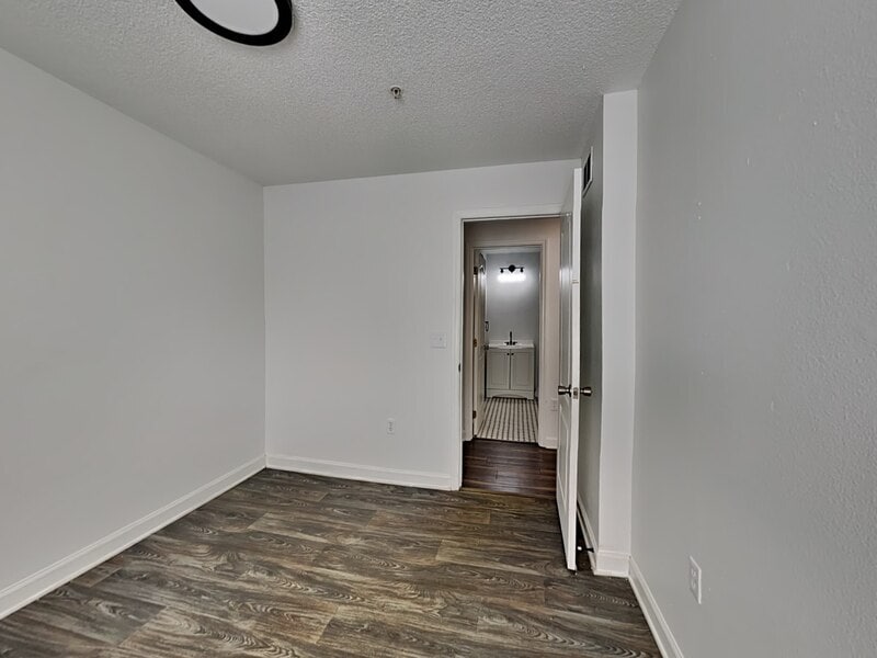 Building Photo - 2059 Dixie Belle Dr