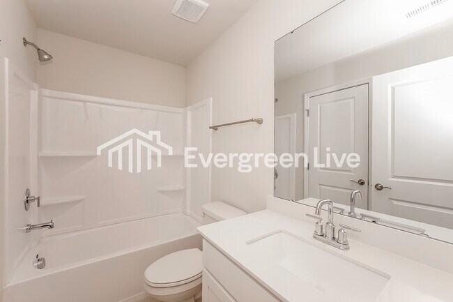 Building Photo - 6496 Fairfax Ct