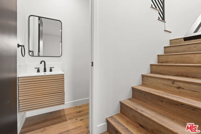 Building Photo - 1520 Magnolia Ave