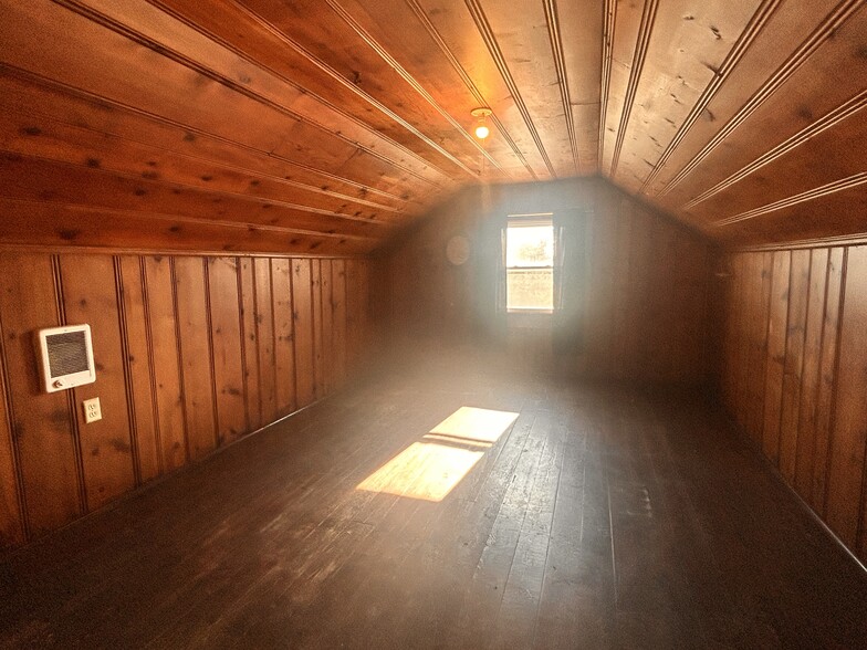 Building Photo - 7915 Westridge Rd