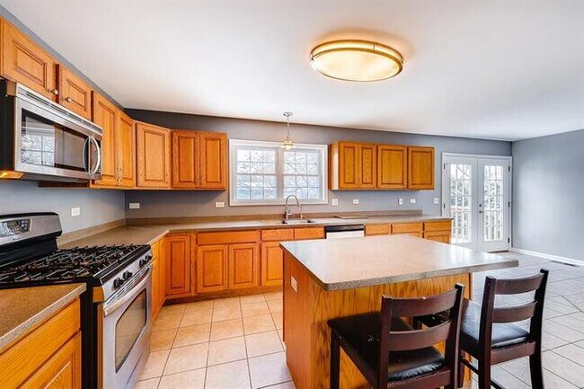 Building Photo - 3 Meadow Lane, Oakwood Hills, IL, 60013