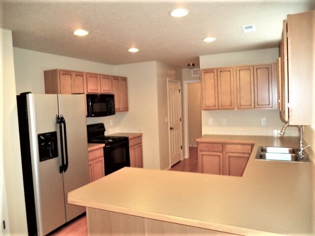 Building Photo - 9162 W Alderberry Dr