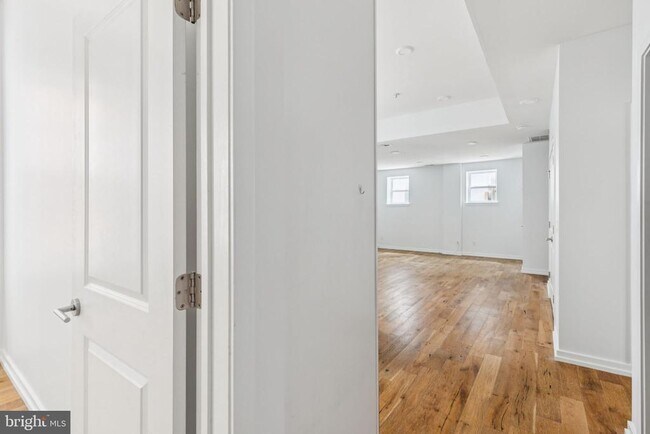 Building Photo - 2529 Frankford Ave