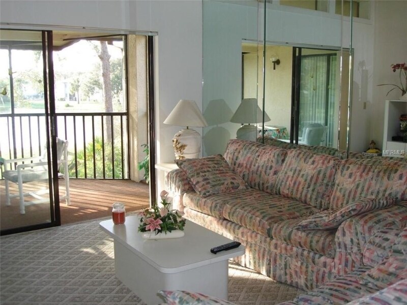 Building Photo - 202 Woodlake Wynde