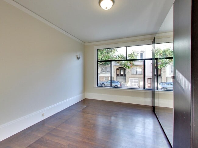 Building Photo - 2041 Hyde St