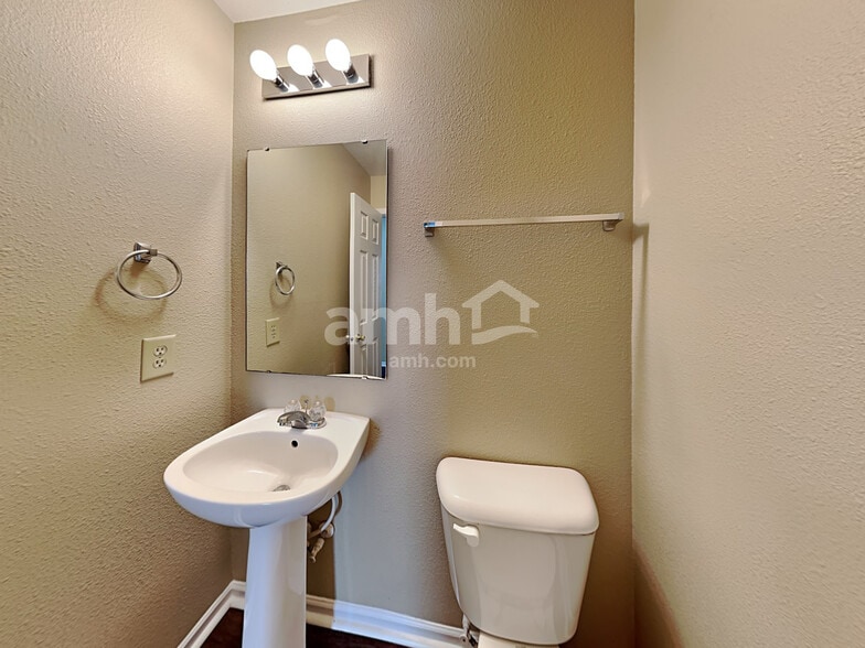 Building Photo - 524 Bridgewater Dr