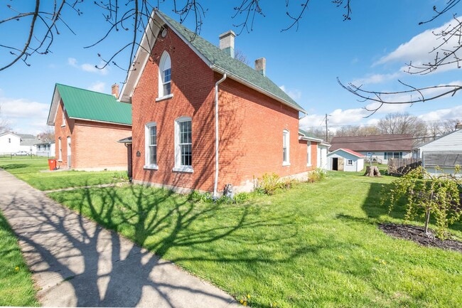 Building Photo - Cozy 3-Bedroom Home in the Heart of London, OH – Move-In Ready!