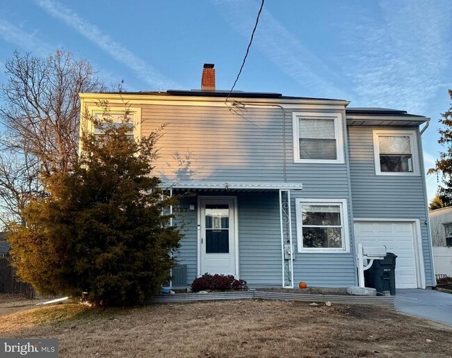 Building Photo - 4427 Terrace Ave