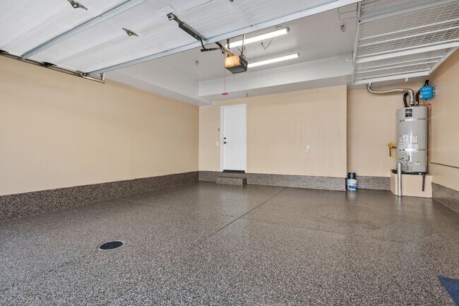 Building Photo - 10410 Duxbury Ln