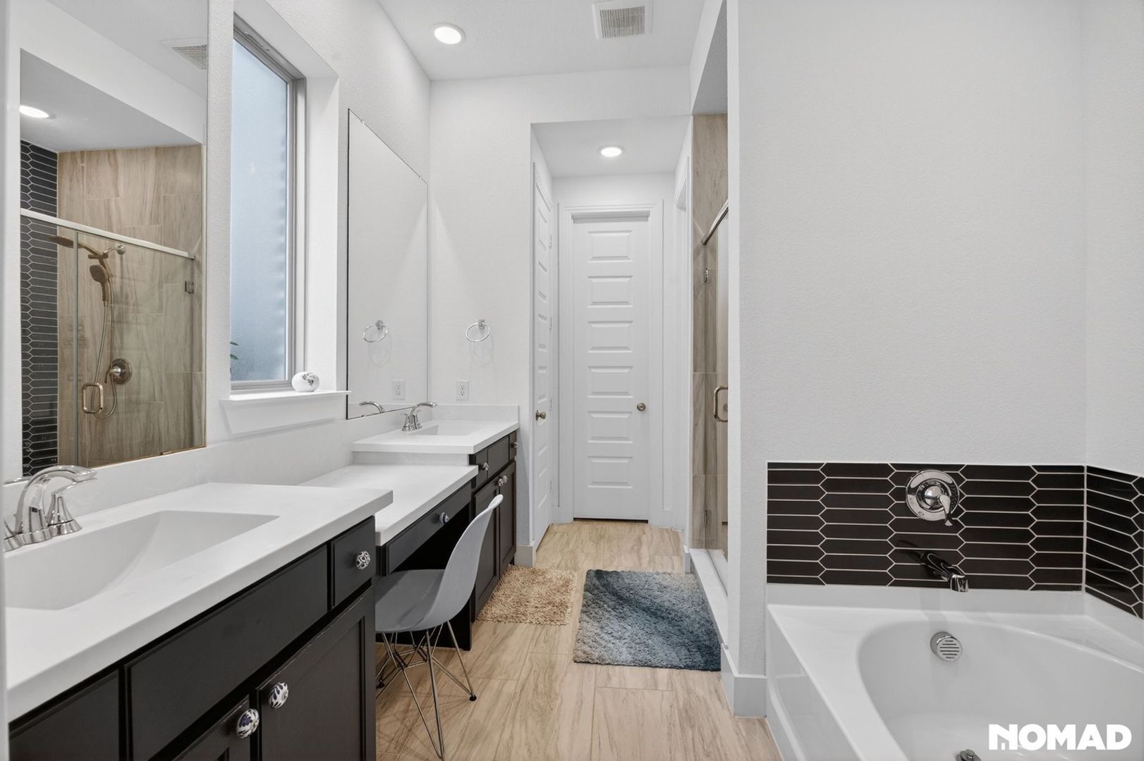 Building Photo - 1120 Saddle Ridge Dr