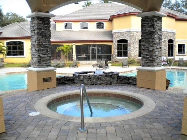 Building Photo - 2141 Portofino Pl