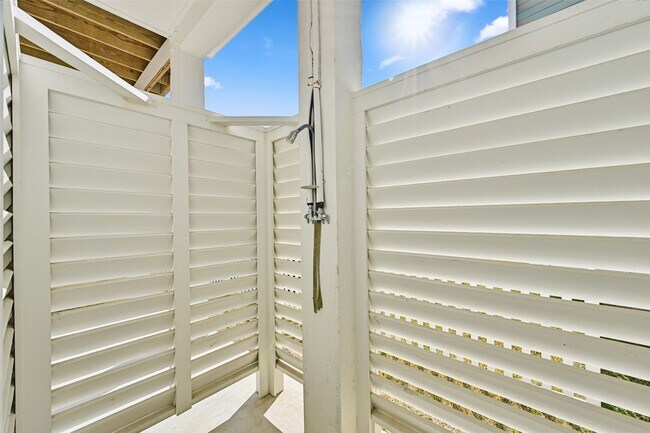 Building Photo - 25231 Sausalito Dr